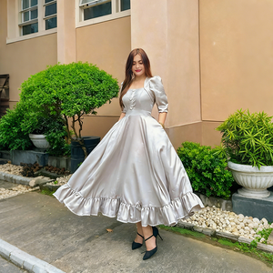 Abito Midi Elegante Personalizzato OEM in Raso con Collo Quadrato, Maniche a Sbuffo, Tasche e Orlo con Volant per Serate Formali e Feste da Donna - Product Image 1