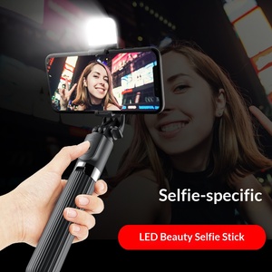 <span class=keywords><strong>L03</strong></span> pour Perche à <span class=keywords><strong>Selfie</strong></span> en Alliage d'Aluminium Tout-en-un avec Mini Lumière d'Appoint LED, Support et Trépied pour Appareils Photo et Électroniques - Product Image 4