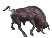 Statue d'animal en bronze de jardin extérieur Offre Spéciale Sculpture de taureau de charge en bronze massif grandeur nature