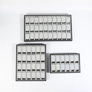 ساعة نانمو مربعة ذهبية مع أكشاك مجوهرات راقية - Product Image 2