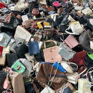 A15 Filipinas Atacado Usado Sacos Ukay Senhoras Saco De Luxo De Marca Designer Usado Sling Bolsas Bale Segunda Mão Sacos em Fardos - Product Image 3