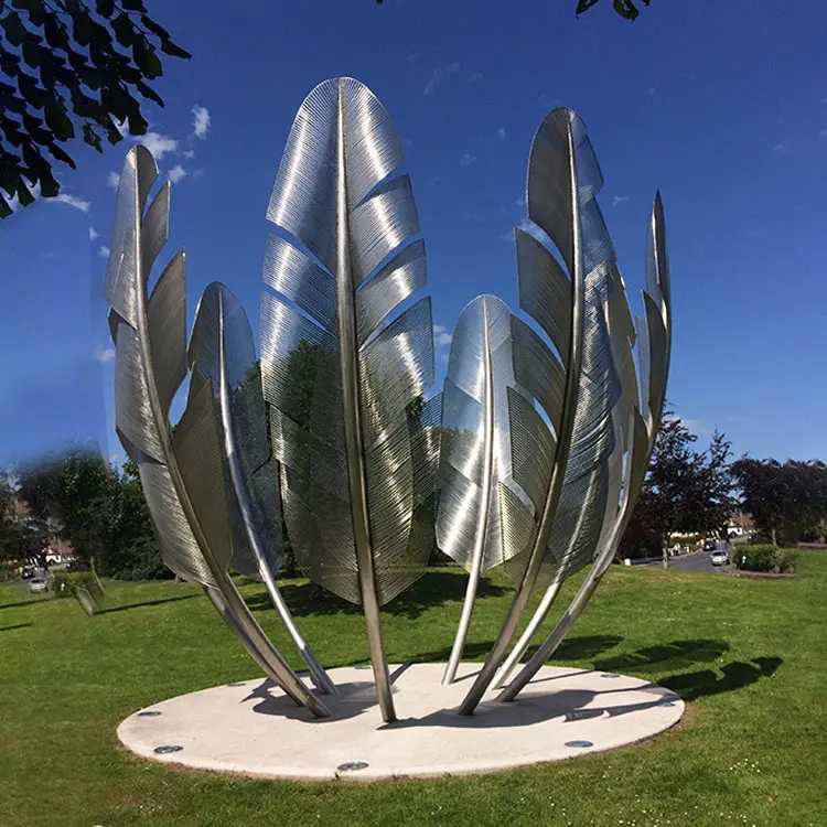 Hedendaagse Custom Landschap Spiegel Gepolijste Kunst Roestvrij Staal Veer Sculptuur Voor Tuindecoratie