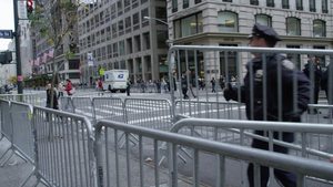 맞춤형 철재 도로 안전 임시울타리 대기열 펜싱을 위한 군중제어 차단벽 펜스 - Product Image 3