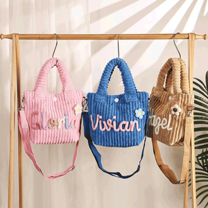 Sac fourre-tout en velours côtelé épais grande capacité, sac à bandoulière décontracté pour filles, collection Printemps 2026, couleur unie avec lettres et fermoir - Product Image 3