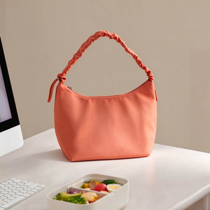 Sac Isotherme Portable Léger en Polyester Grande Capacité Personnalisé pour Repas, Écologique et Tendance, Vente en Gros OEM - Product Image 1