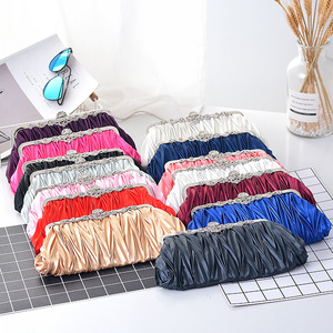 Sac à main compact en diamant fait main exquis, sac à main glamour pour les invitées de mariage, pochette de soirée de luxe unique - Product Image 1