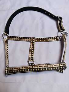 Licou de cheval réglable en nylon et cuir robuste Design durable à prix économique - Product Image 2