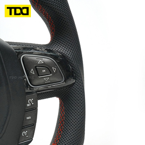 Volante LED de Fibra de Carbono Forjado TDD con Textura Negra Forjada, Compatible con Land Rover Defender 90 110 130, Personalizado - Product Image 3