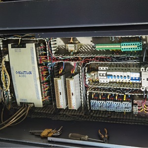 <strong>Used</strong>/Second Hand Horizontal Hybrid Injection <strong>Molding</strong> <strong>Machine</strong> with PLC and Motor Advanced Plastic Bucket - Product Image 2