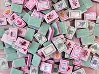 Jeu de tuiles de mahjong en acrylique vert menthe et rose, motif floral cerisier et oiseaux, pour soirées de jeu en famille et fêtes amusantes
