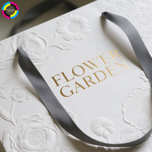 Borsa di Carta di Lusso Personalizzata con Fiori in Rilievo e Manico in Raso, Ecologica, per Boutique, Fioristi e Branding Retail - Product Image 5