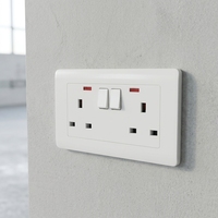 Enchufe de Pared con Interruptor de 13A y 2 Tomas de Corriente, Material de PC Ignífugo para Uso Hospitalario