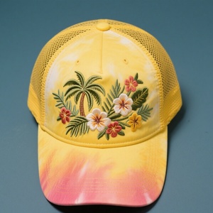 Gorra de Béisbol Personalizada de Algodón Grueso Cepillado con Estampado Tie-Dye Rojo, Diseño Festivo con Bordado de Árbol de 6 Paneles, Logotipo Deportivo Personalizado de 5 Paneles - Product Image 6