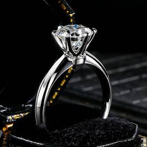 Anillo de compromiso de oro de 18k con corte brillante personalizado de fábrica SGARIT, diamante de laboratorio solitario con certificado IGI VVS D 1ct, de lujo y personalizable. - Product Image 2