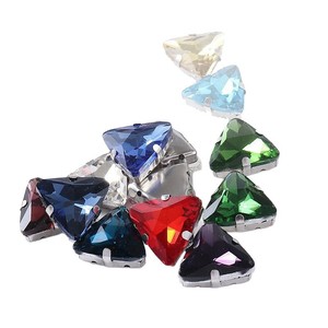 Diamants triangulaires en verre pour vêtements, sacs, chaussures, accessoires, semelles dorées avec trous, diamants à coudre à la main - Product Image 5