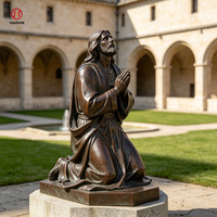Statue de Jésus en bronze grandeur nature portant la croix, bronze poli, décoration de jardin d'église