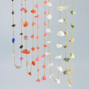 Cuentas de <span class=keywords><strong>Chip</strong></span> de concha de colores, cuentas de forma libre irregulares con cadena fina de acero inoxidable, collar de joyería de moda - Product Image 1