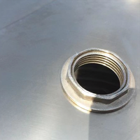 Réservoir d'eau cylindrique en acier inoxydable 304 pour l'alimentation en eau domestique sur le toit du ménage, réservoir de stockage d'eau isolé durable