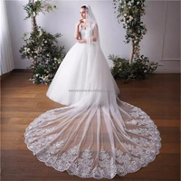 Voile de mariée cathédrale long à un niveau avec peigne argenté et appliques en dentelle florale faites à la main YM291