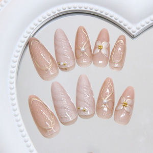 Lot de 24 faux <span class=keywords><strong>ongles</strong></span> luxueux INS 3D papillon réutilisables, effet œil-de-chat, forme amande, avec perles et nœuds dorés, pour la décoration <span class=keywords><strong>des</strong></span> <span class=keywords><strong>ongles</strong></span>. - Product Image 2
