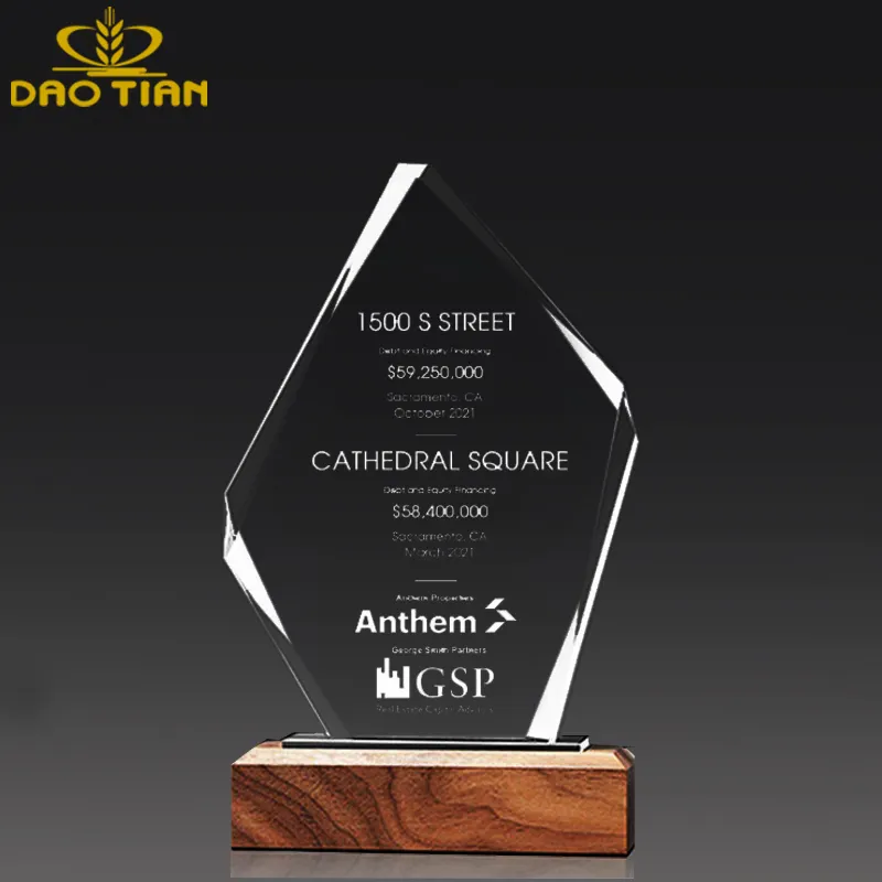 2021 fabbrica all'ingrosso a buon mercato k9 vuoto trofeo di cristallo premio logo personalizzato in legno base130mm * 70mm trofeo