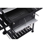 Barbecue de table en fer et acier pour cuisine extérieure avec petit fumoir industriel, chariot pliant carré et gril à charbon de bois