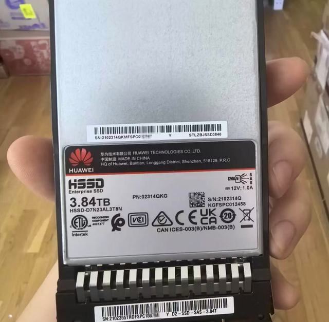 High-Speed 02352ANS 02352EHN 02352EHL- D5V3 NVMe SSD 7.68TB Storage Solutions for Enterprise Servers