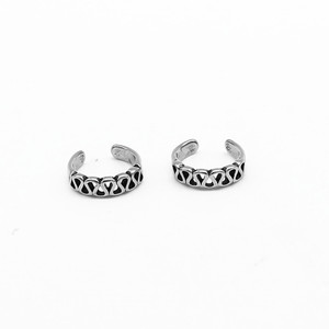 Yunnique – boucles d'oreilles à clipser géométriques en acier inoxydable Tai Silver pour hommes et femmes, style rétro, sans perçage - Product Image 1