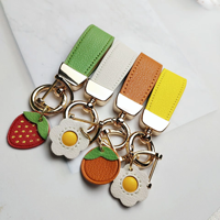 Porte-clés en cuir PU motif fruits mignons avec breloques détachables et quincaillerie dorée pour décoration de sac et cadeaux
