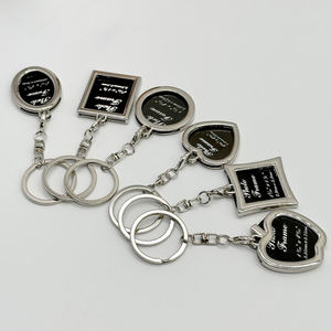 Promotion Porte-clés Cœur Métallique pour Photos, Porte-clés en Alliage en Forme de Cœur Carré, Mini Cadres Photo, Cadeaux - Product Image 1