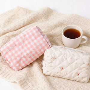 Vente chaude <span class=keywords><strong>en</strong></span> gros, trousse de maquillage matelassée élégante personnalisée, imprimé floral à carreaux, organiseur de cosmétiques quotidien - Product Image 2