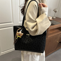 Nouvelle Collection Printemps 2026 : Sac Seau Fourre-tout Imprimé Léopard, Sac à Bandoulière Grande Capacité Chic Rétro pour Femme, Sac Polyvalent pour le Travail et les Loisirs