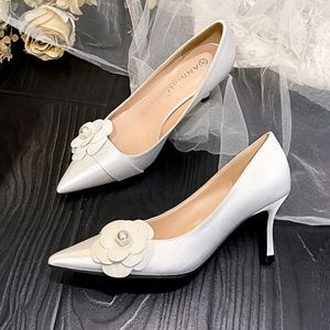 <span class=keywords><strong>Scarpe</strong></span> da <span class=keywords><strong>Donna</strong></span> con Tacco Basso <span class=keywords><strong>Eleganti</strong></span> con Fiocco Ultimo Design Taglia 32-43 Vendita all'Ingrosso 7CM - Product Image 4
