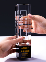 Trophée en cristal cube K9 en gros, trophée en cristal personnalisé avec gravure laser 3D, prix pour cadeaux d'affaires