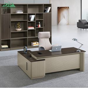 Scrivania Direzionale di Lusso Wayon dal Design Moderno con Set di Armadietti per Ufficio CEO e Manager - Product Image 2