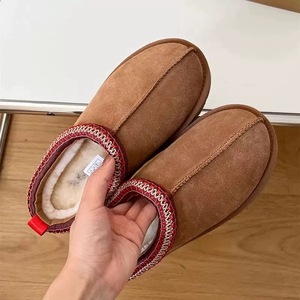 Chaussons d'hiver pour femmes, chauds et doux, en cachemire, plateforme Tasman, avec bande tressée, bottes de neige - Product Image 1