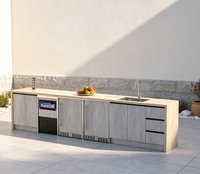 Cuisine extérieure complète, bloc de cuisson entièrement équipé avec barbecue intégré, évier, réfrigérateur et rangement pour configurations de jardin prêtes à l'emploi