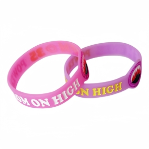 Pulsera de Silicona Personalizada de 12 mm para Iglesia en Nigeria, Brazalete de Goma con Logotipo Personalizado en Relieve - Product Image 5