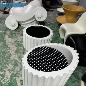 Set Chaise Longue a Spirale in FRP a Forma di Ingranaggio ODM, Sgabello e Sedia d'Accento in Fibra di Vetro Solida, Tavolino da Caffè per Villa di Lusso e Hotel - Product Image 2