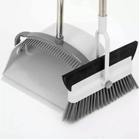 Leasylife Ensemble balai et pelle moderne deux pièces robuste à tête rotative en plastique souple, poils en nylon à dents larges, manche en métal