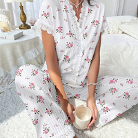Ensemble en coton imprimé cerises pour femme Wildness avec broderie en dentelle soluble, haut à manches courtes et pantalon long, vêtements de détente