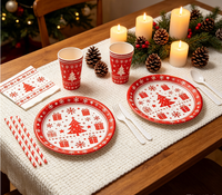 Ensemble de vaisselle jetable pour fête de Noël rouge, assiettes, gobelets et serviettes en papier sur le thème de Noël