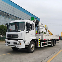 Grue sur châssis de camion Dongfeng 6x4, 12 tonnes, flèche à cinq sections, équipement de levage pour la construction de ponts et de routes.