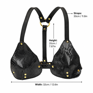 Soutien-gorge harnais en cuir imprimé serpent noir de luxe, texture serpentine, lingerie BDSM avec rivets dorés pour femme - Product Image 6