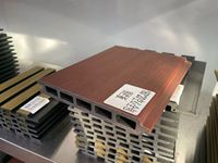 Revêtement de terrasse composite imperméable en gros pour entrepôt extérieur, salle de sport, extérieur, sous-sol, à emboîtement, aspect bois, résistant à l'eau