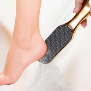 Râpe manuelle pour pieds, éliminateur de callosités, brosse à talons, double usage humide et sec, outil de pédicure à domicile, vente en gros fabricant - Product Image 5
