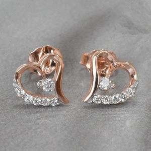 Orecchini a perno a cuore vuoto da donna, graziosi accessori per l'orecchio da indossare tutti i giorni, per outfit casual e come regalo - Product Image 5