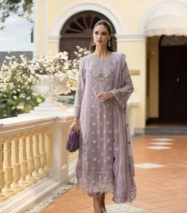 NOUVEAU STOCK Yunfu 6-Plus PR670E Machine à broder numérique informatisée à 15 aiguilles, 1200 tr/min, pour usage domestique, avec roulement et <span class=keywords><strong>table</strong></span> - Product Image 4