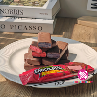 Coklat personnalisé chinois en gros Halal enfants Snack barre de bonbons en coton saveur de fraise douce guimauve enrobée de chocolat croustillant