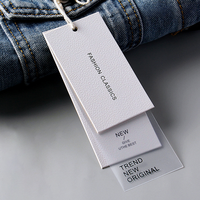 Ensemble d'étiquettes suspendues personnalisées de luxe en PVC transparent avec papier texturé Milan enduit, avec cordon en coton gratuit, faible MOQ, étiquettes volantes pour vêtements et sacs